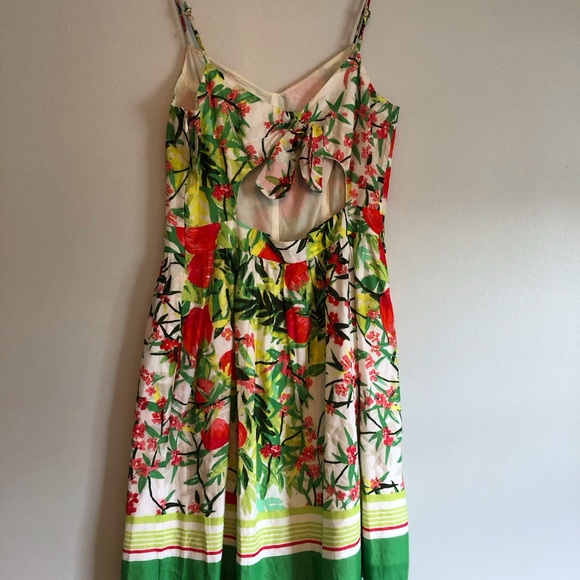 Crown & Ivy tropical print dress, size 4, beautiful vibrant colors and details - Picture 2 of 7